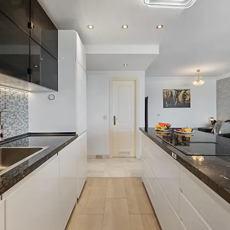 شقة Golden Mil 3 Bdrm Elegant Penthouse With Sea View