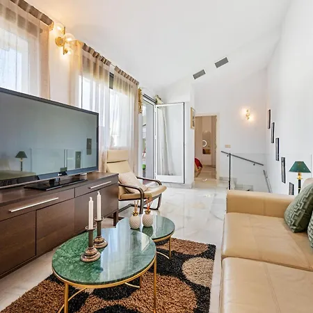 Golden Mil 3 Bdrm Elegant Penthouse With Sea View * ماربيا