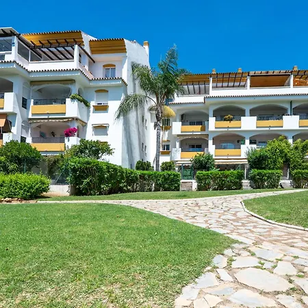 Golden Mil 3 Bdrm Elegant Penthouse With Sea View شقة *